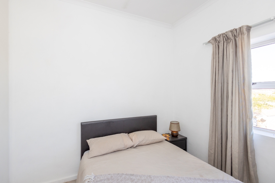 2 Bedroom Property for Sale in Uitzicht Western Cape